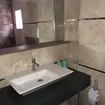 فندق Karya